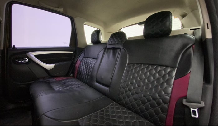 2014 Renault Duster 110 PS RXZ 4X4 MT DIESEL, Diesel, Manual, 1,37,721 km, Right Side Rear Door Cabin