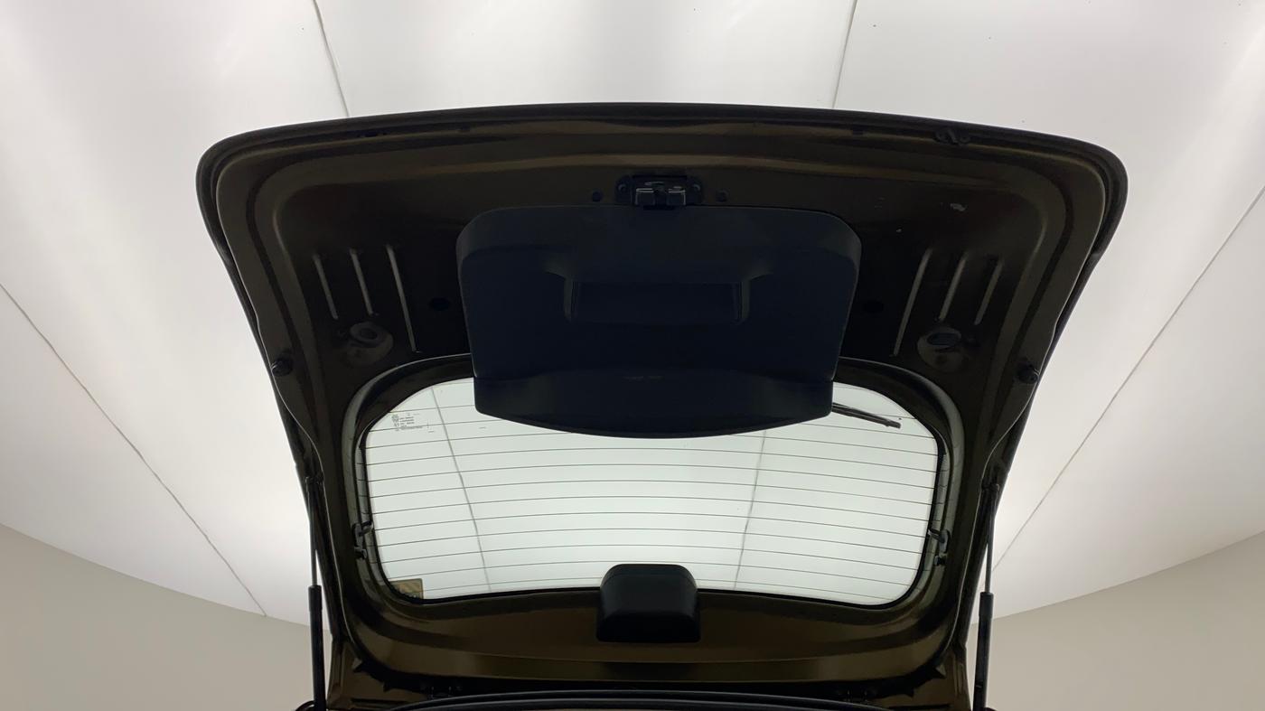 2014 Renault Duster 110 PS RXZ 4X4 MT DIESEL, Diesel, Manual, 1,37,721 km, Boot Door Open