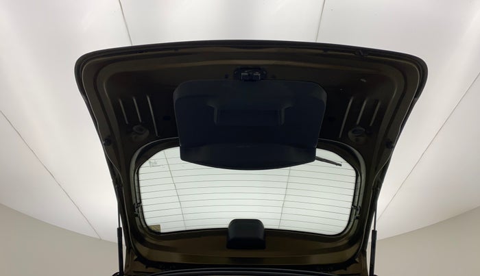 2014 Renault Duster 110 PS RXZ 4X4 MT DIESEL, Diesel, Manual, 1,37,721 km, Boot Door Open