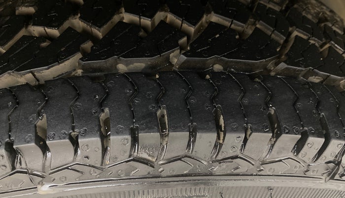 2017 Renault Duster 110 PS RXZ 4X2 AMT DIESEL, Diesel, Automatic, 1,08,965 km, Left Rear Tyre Tread