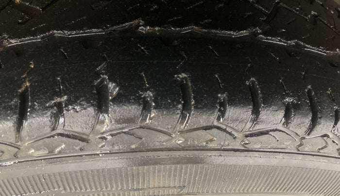 2017 Renault Duster 110 PS RXZ 4X2 AMT DIESEL, Diesel, Automatic, 1,08,965 km, Left Front Tyre Tread