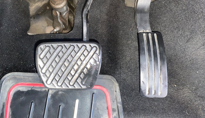 2017 Renault Duster 110 PS RXZ 4X2 AMT DIESEL, Diesel, Automatic, 1,08,965 km, Pedals