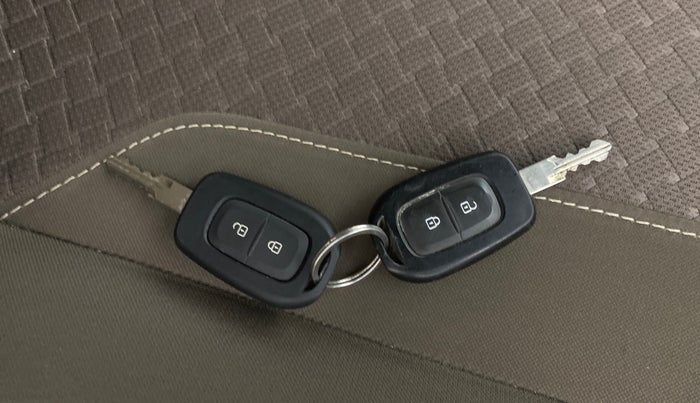 2017 Renault Duster 110 PS RXZ 4X2 AMT DIESEL, Diesel, Automatic, 1,08,965 km, Key Close Up