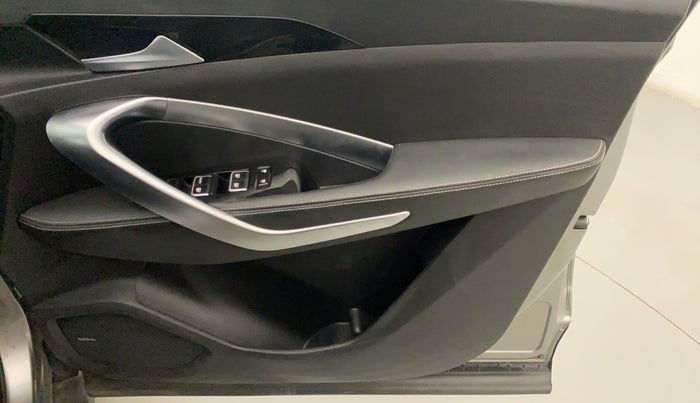2020 MG HECTOR SHARP 1.5 DCT PETROL, Petrol, Automatic, 75,341 km, Driver Side Door Panels Control