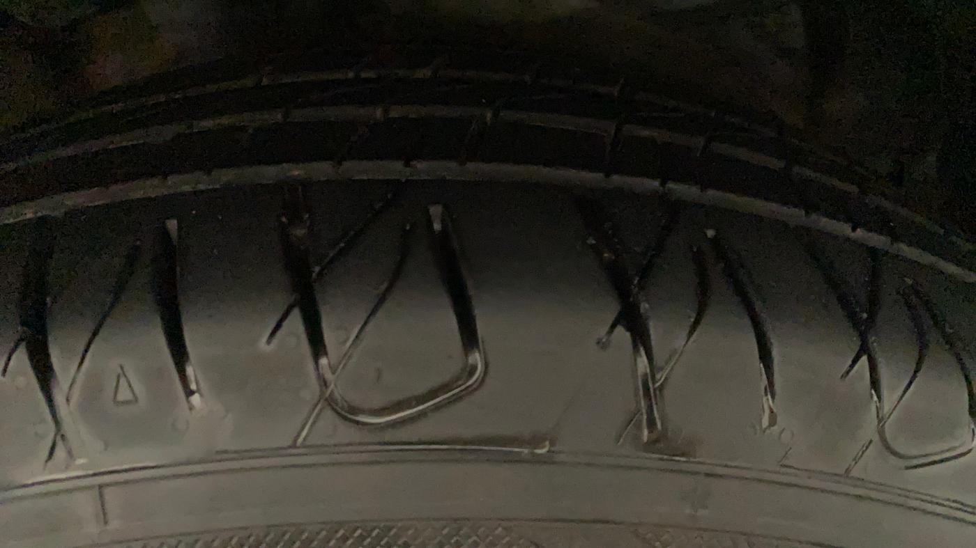 2020 MG HECTOR SHARP 1.5 DCT PETROL, Petrol, Automatic, 75,341 km, Right Front Tyre Tread