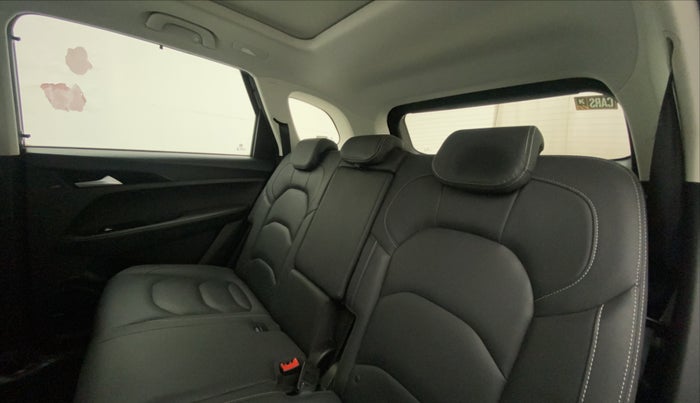 2020 MG HECTOR SHARP 1.5 DCT PETROL, Petrol, Automatic, 75,341 km, Right Side Rear Door Cabin