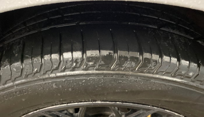 2023 Hyundai Verna SX 1.5 l MPI, Petrol, Manual, 55,906 km, Left Front Tyre Tread