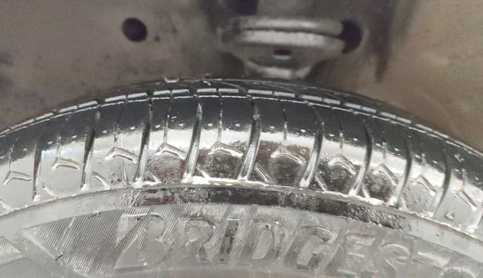 2013 Maruti Wagon R 1.0 LXI CNG, CNG, Manual, 69,201 km, Left Front Tyre Tread