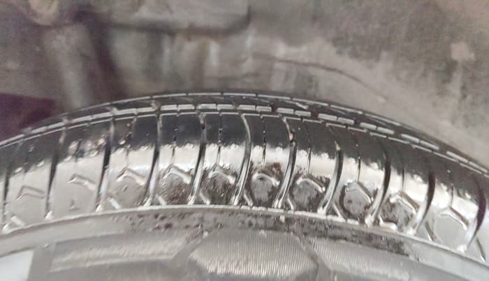 2013 Maruti Wagon R 1.0 LXI CNG, CNG, Manual, 69,201 km, Right Rear Tyre Tread