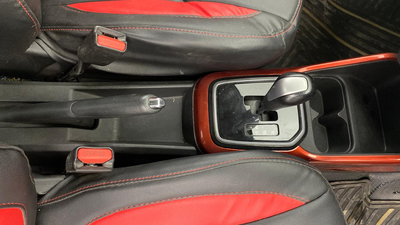 2019 Maruti IGNIS ZETA 1.2 AMT DUAL TONE, Petrol, Automatic, 92,955 km, Gear Lever