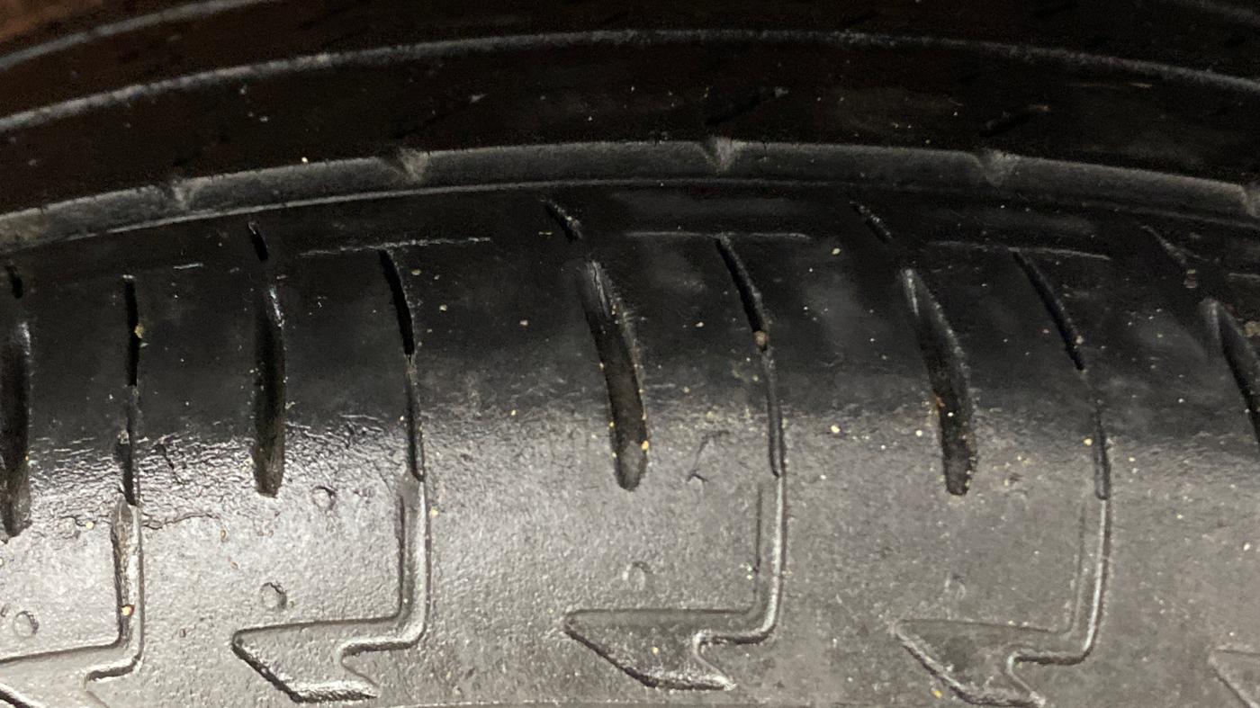 2019 Maruti IGNIS ZETA 1.2 AMT DUAL TONE, Petrol, Automatic, 92,955 km, Left Rear Tyre Tread