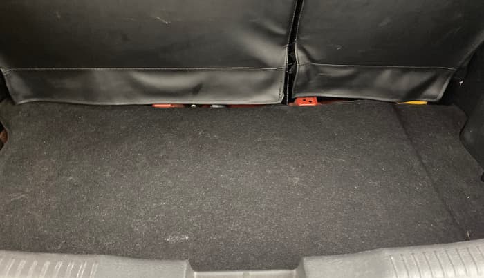 2019 Maruti IGNIS ZETA 1.2 AMT DUAL TONE, Petrol, Automatic, 93,019 km, Boot Inside