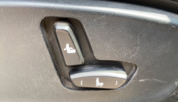 2019 MG HECTOR SHARP HYBRID 1.5 PETROL, Petrol, Manual, 29,718 km, Driver Side Adjustment Panel