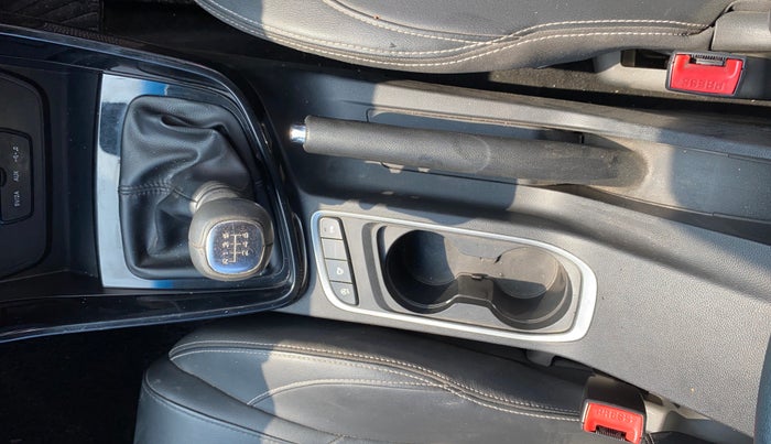 2019 MG HECTOR SHARP HYBRID 1.5 PETROL, Petrol, Manual, 29,718 km, Gear Lever