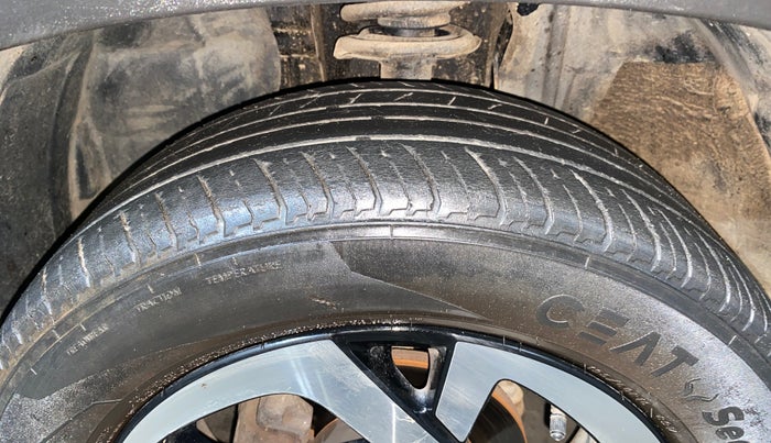 2022 Nissan MAGNITE XV MT, Petrol, Manual, 50,642 km, Left Front Tyre Tread