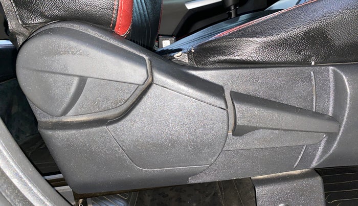 2022 Nissan MAGNITE XV MT, Petrol, Manual, 50,642 km, Driver Side Adjustment Panel