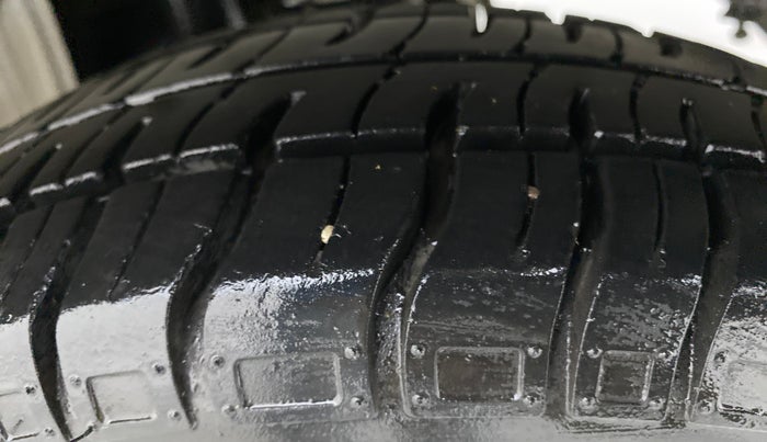 2018 Maruti Alto 800 LXI, Petrol, Manual, 21,884 km, Left Rear Tyre Tread