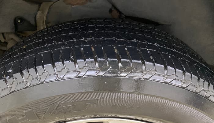 2017 Mahindra XUV500 W8 AT, Diesel, Automatic, 83,017 km, Right Rear Tyre Tread