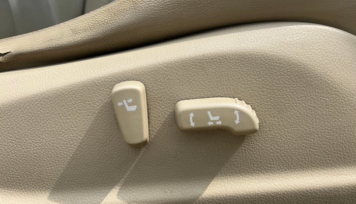 2013 Nissan Teana 250XV, Petrol, Automatic, 70,517 km, Driver Side Adjustment Panel