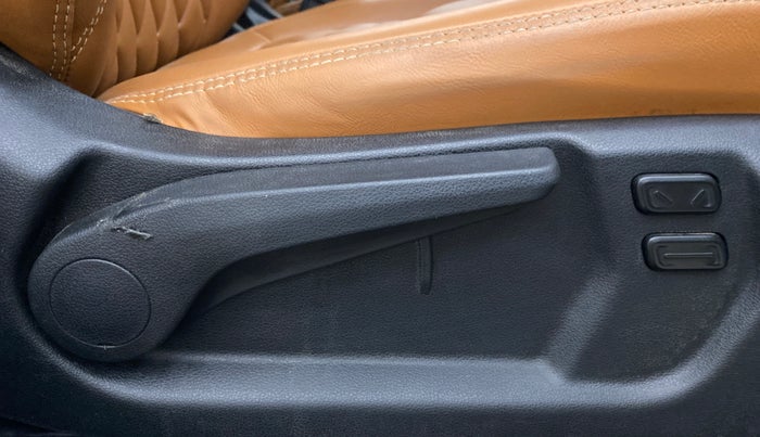 2023 Hyundai VENUE SX 1.0 (O) TURBO IMT, Petrol, Manual, 75,327 km, Driver Side Adjustment Panel