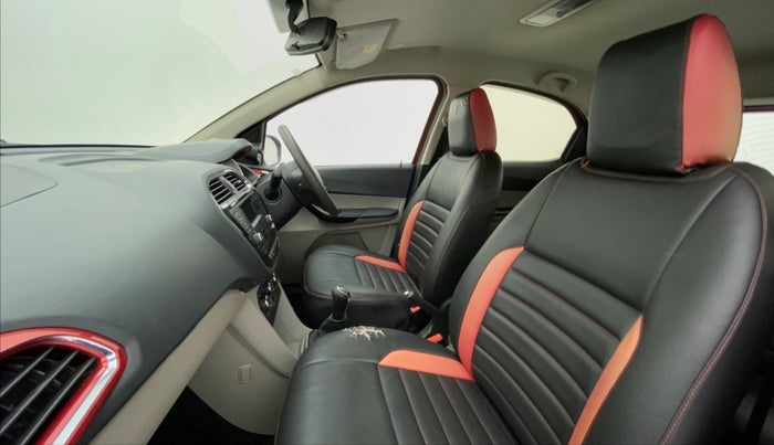 2016 Tata Tiago XZ 1.2 REVOTRON, Petrol, Manual, 74,246 km, Right Side Front Door Cabin
