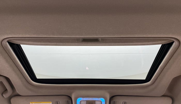 2018 Mahindra XUV500 W9, Diesel, Manual, 42,618 km, Moonroof/ Sunroof
