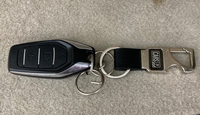 2018 Mahindra XUV500 W9, Diesel, Manual, 42,618 km, Key Close Up