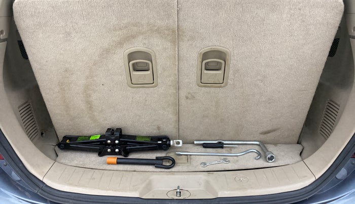 2018 Mahindra XUV500 W9, Diesel, Manual, 42,618 km, Boot Inside