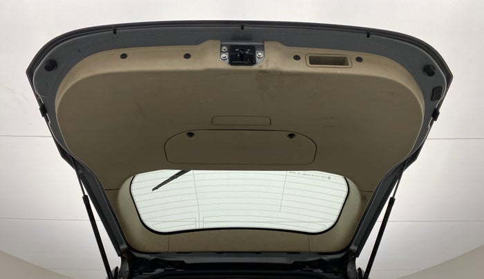 2018 Mahindra XUV500 W9, Diesel, Manual, 42,618 km, Boot Door Open