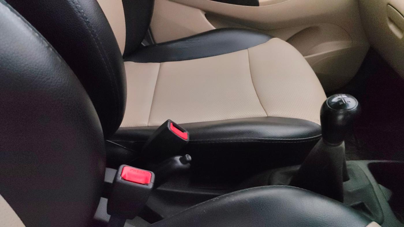 2014 Hyundai Eon ERA +, Petrol, Manual, 79,965 km, Gear Lever