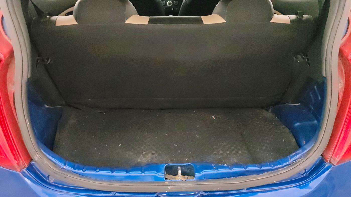2014 Hyundai Eon ERA +, Petrol, Manual, 79,965 km, Boot Inside
