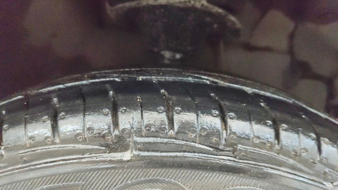 2014 Hyundai Eon ERA +, Petrol, Manual, 79,965 km, Right Front Tyre Tread