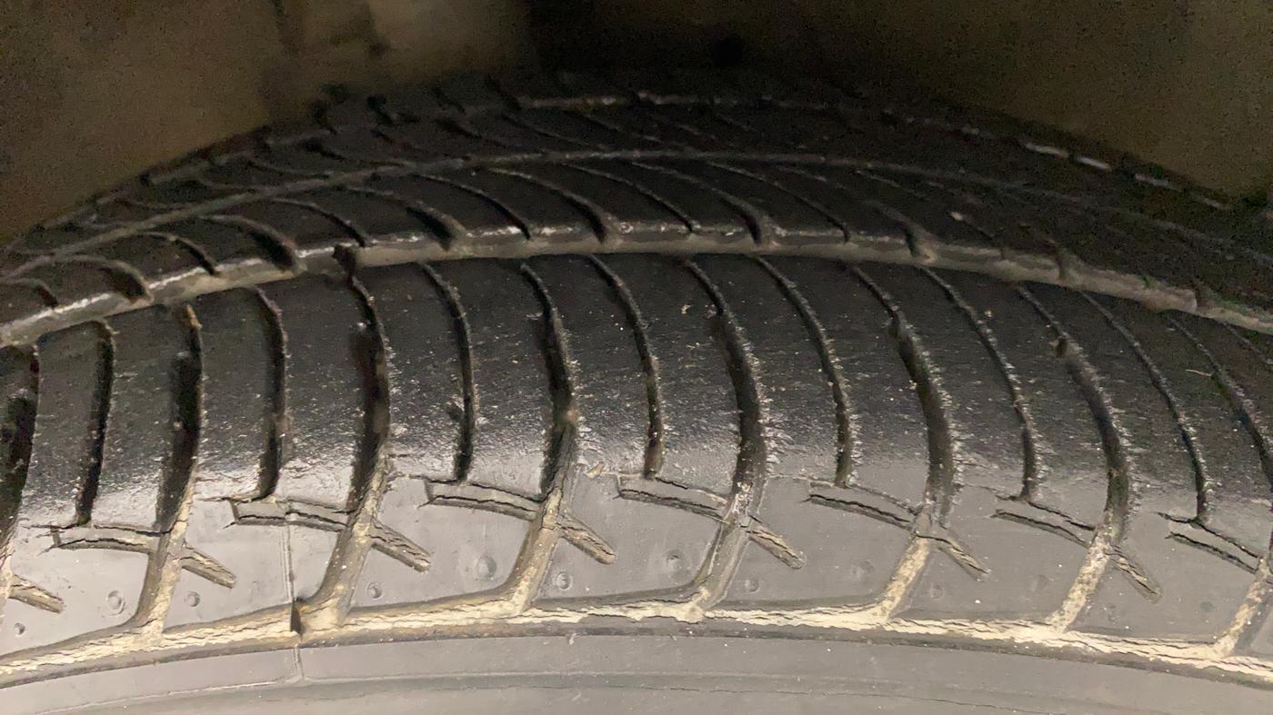 2014 Maruti Celerio VXI AMT, Petrol, Automatic, 22,700 km, Right Front Tyre Tread