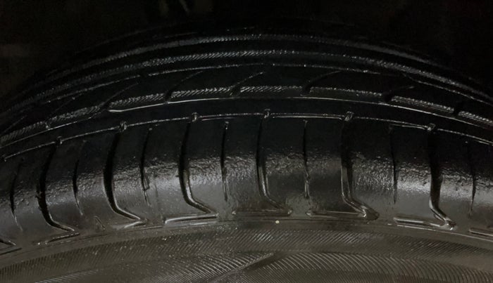 2018 Hyundai Elite i20 ASTA 1.2, Petrol, Manual, 62,253 km, Right Front Tyre Tread