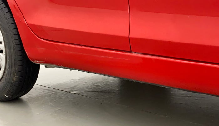2017 Maruti Swift LXI (O), Petrol, Manual, 31,671 km, Right running board - Minor scratches