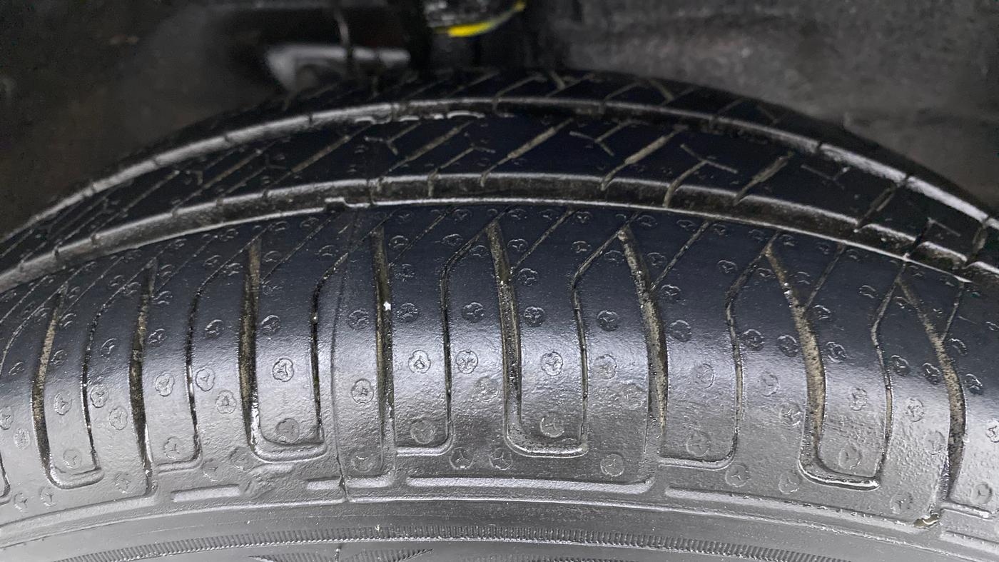 2018 Maruti Wagon R 1.0 VXI, Petrol, Manual, 15,295 km, Right Front Tyre Tread