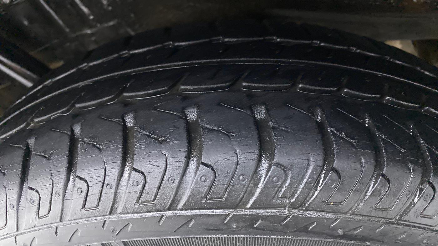2018 Maruti Wagon R 1.0 VXI, Petrol, Manual, 15,295 km, Right Rear Tyre Tread