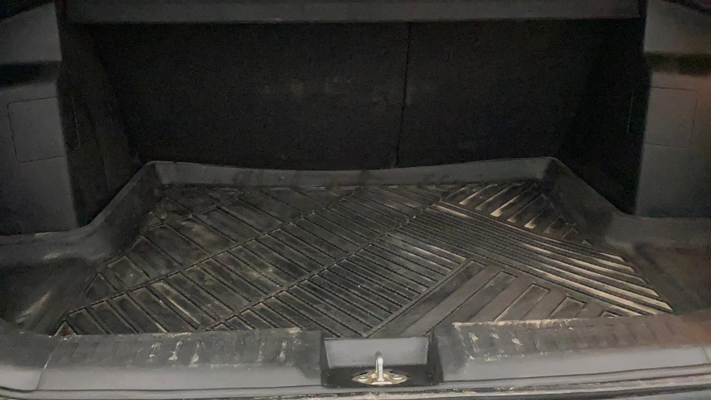 2022 Maruti BREZZA ZXI + SMART HYBRID, Petrol, Manual, 1,23,851 km, Boot Inside