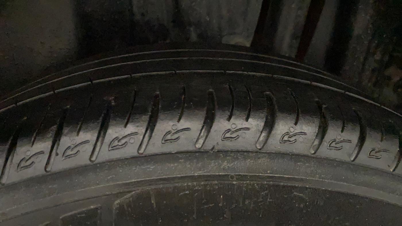 2022 Maruti BREZZA ZXI + SMART HYBRID, Petrol, Manual, 1,23,851 km, Left Rear Tyre Tread
