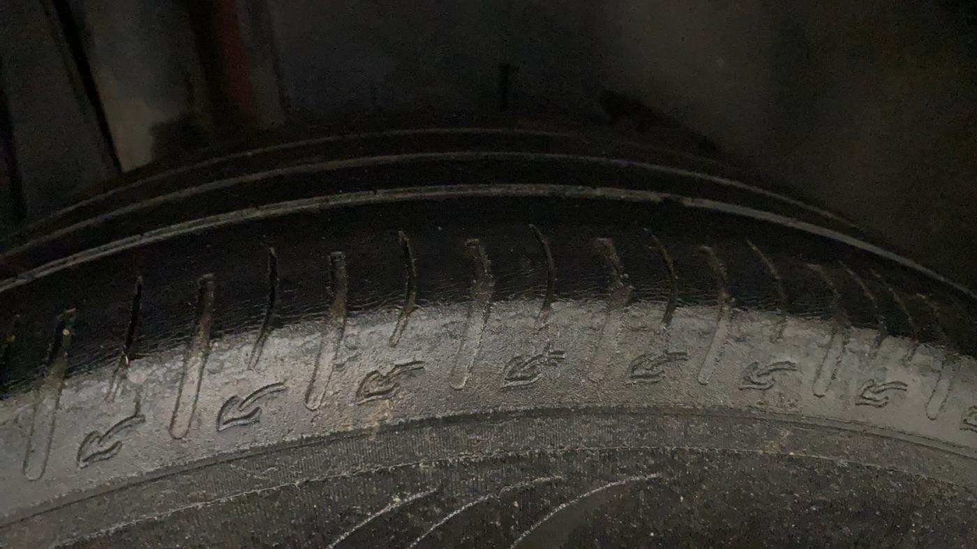 2022 Maruti BREZZA ZXI + SMART HYBRID, Petrol, Manual, 1,23,851 km, Right Rear Tyre Tread