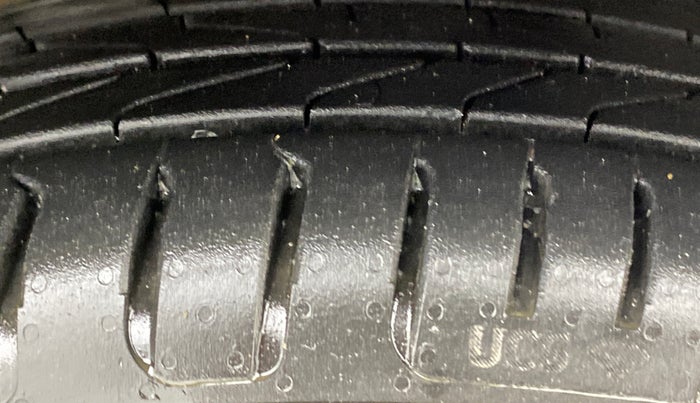 2020 Maruti IGNIS ZETA 1.2 AMT, Petrol, Automatic, 92,204 km, Right Front Tyre Tread