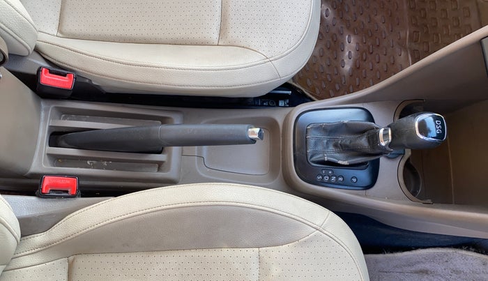 2016 Skoda Rapid 1.5 TDI CR STYLE PLUS AT, Diesel, Automatic, 1,32,232 km, Gear Lever