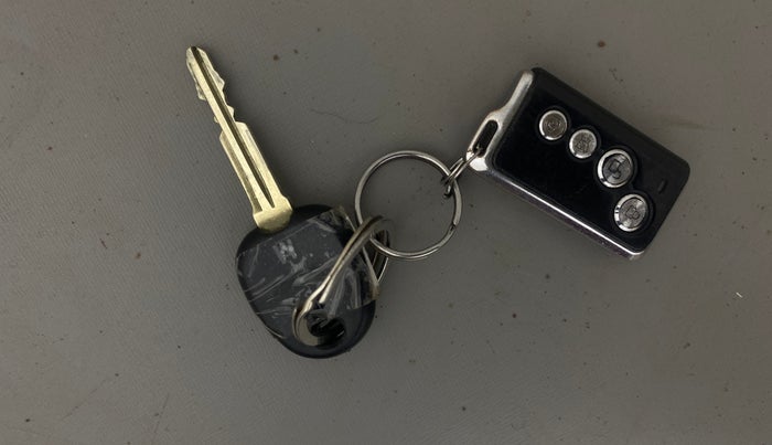 2015 Hyundai i10 MAGNA 1.1, Petrol, Manual, 65,708 km, Key Close Up