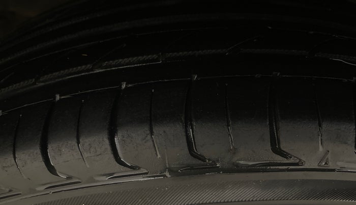 2015 Hyundai i10 MAGNA 1.1, Petrol, Manual, 65,708 km, Right Rear Tyre Tread