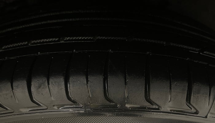 2015 Hyundai i10 MAGNA 1.1, Petrol, Manual, 65,708 km, Left Rear Tyre Tread