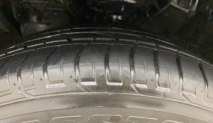 2016 Hyundai Creta SX PLUS AT 1.6 DIESEL, Diesel, Automatic, 1,07,738 km, Left Front Tyre Tread