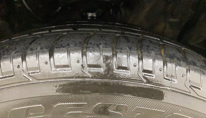 2016 Hyundai Creta SX PLUS AT 1.6 DIESEL, Diesel, Automatic, 1,07,738 km, Right Front Tyre Tread