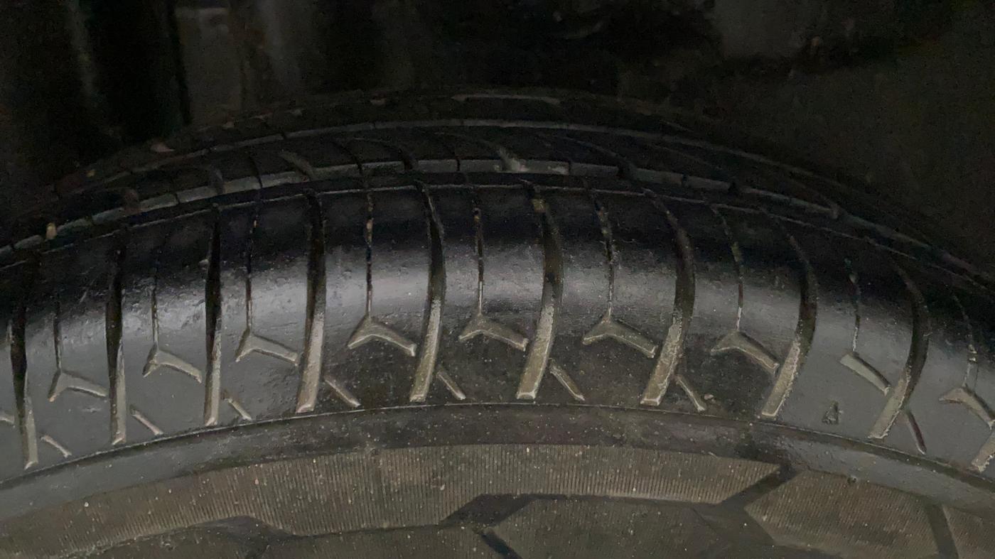 2021 Maruti Swift VXI, Petrol, Manual, 79,881 km, Right Rear Tyre Tread