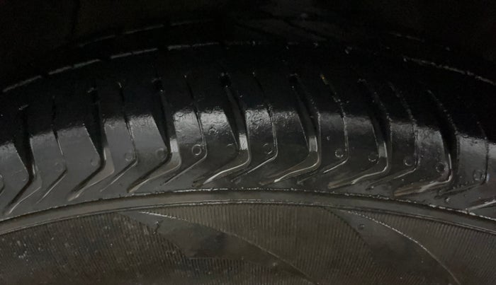2022 Hyundai XCENT PRIME 	T+ CNG, CNG, Manual, 44,227 km, Left Front Tyre Tread