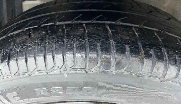 2013 Maruti Ertiga VDI ABS, Diesel, Manual, 49,425 km, Left Front Tyre Tread